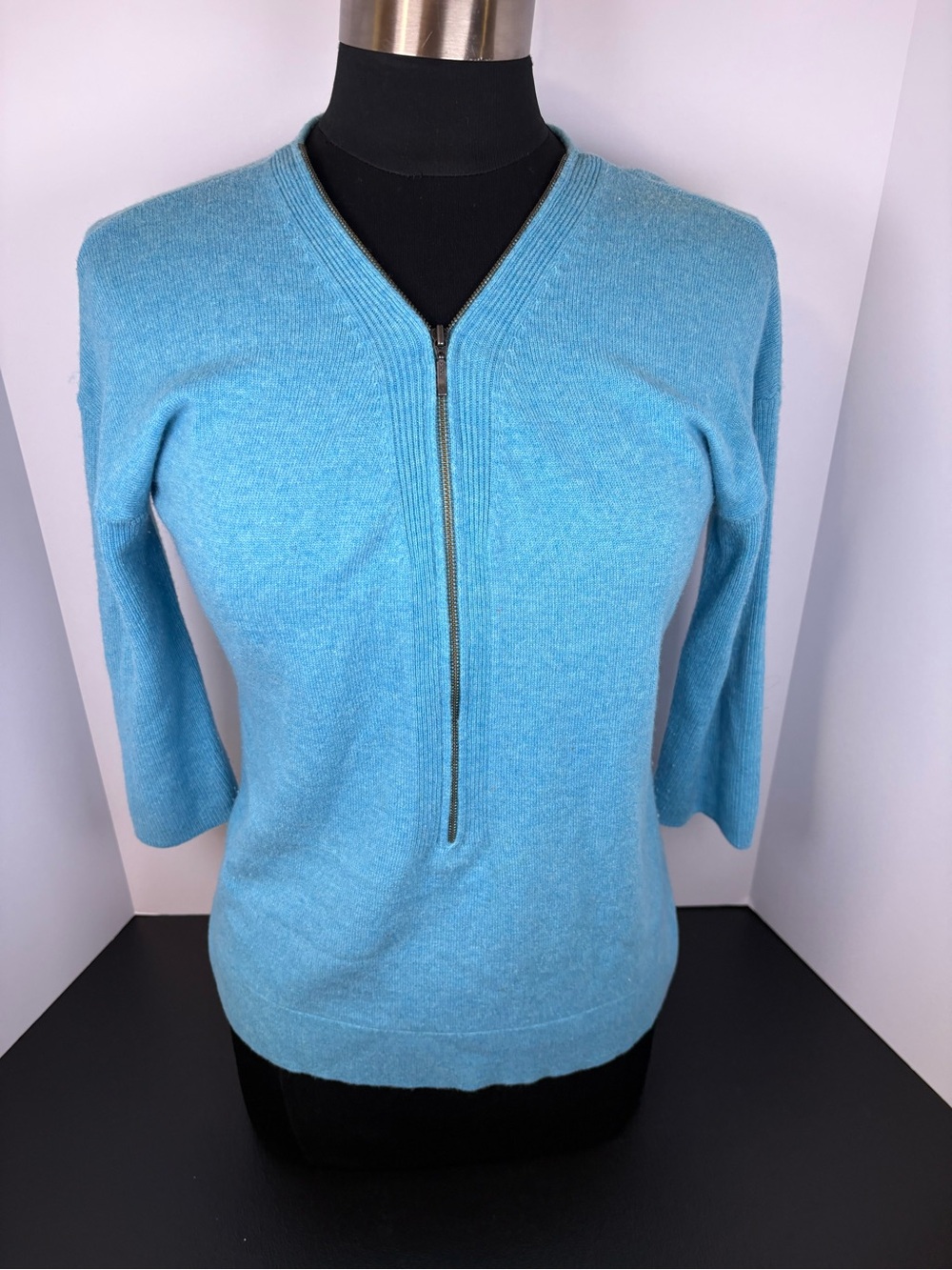 Kinross Cashmere Aqua Zip V-Neck Sweater